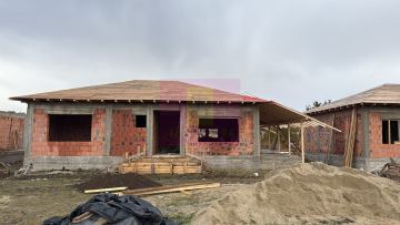 Sabareni, casa noua parter, 4 cam + dep., supraf. 143 mp, curte 452 mp - 4