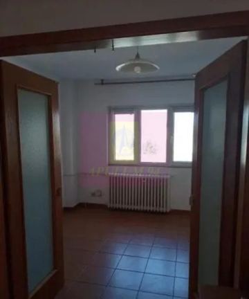 Vanzare apartament 5 camere stradal in zona Piata Unirii-Sfanta Vineri - 1